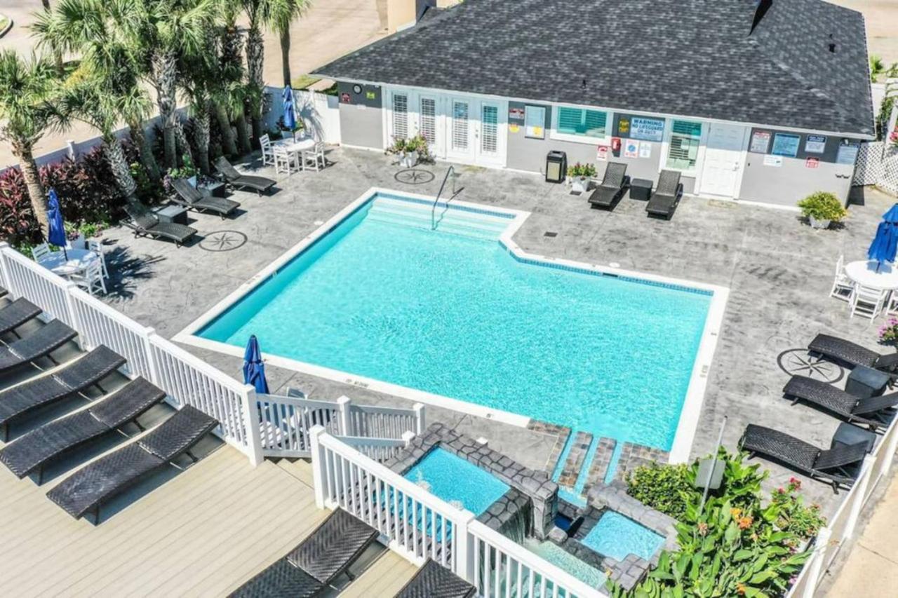 Sunny Escape With 2 Bedrooms And Pool Galveston Exterior photo